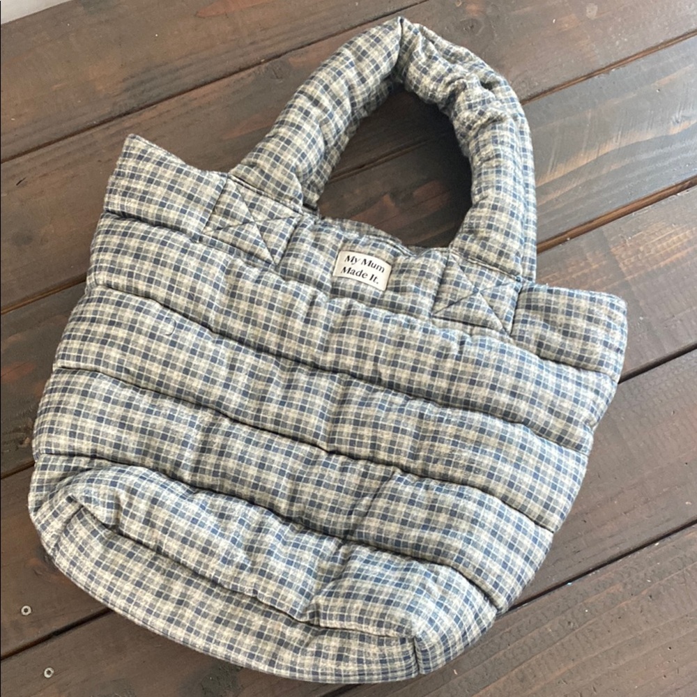 Blue and White Quilted Tote Bag with Puffy Texture